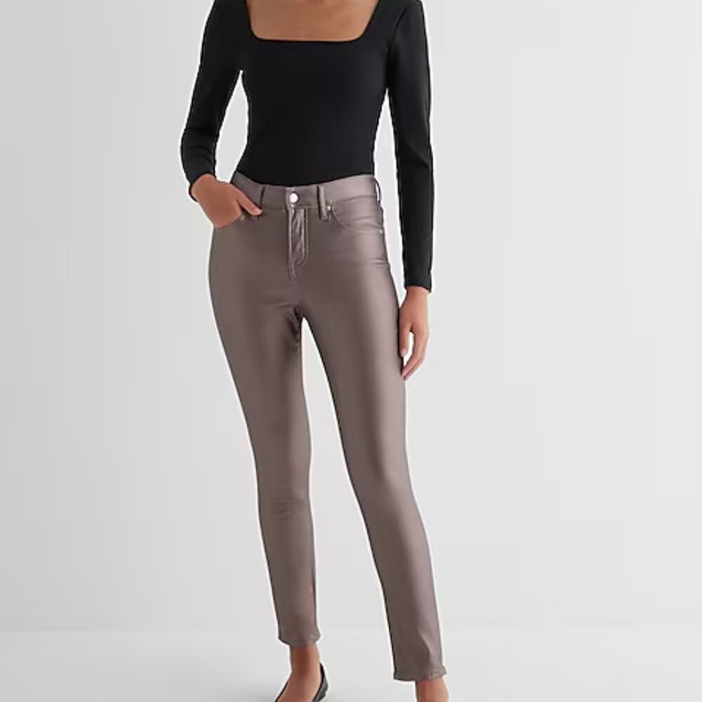 ✨ Express Mid-Rise Metallic Coated Skinny Jeans – Bronze (Size 8L) ✨